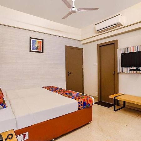 Hotel Gargi Deluxe Pune Exterior foto