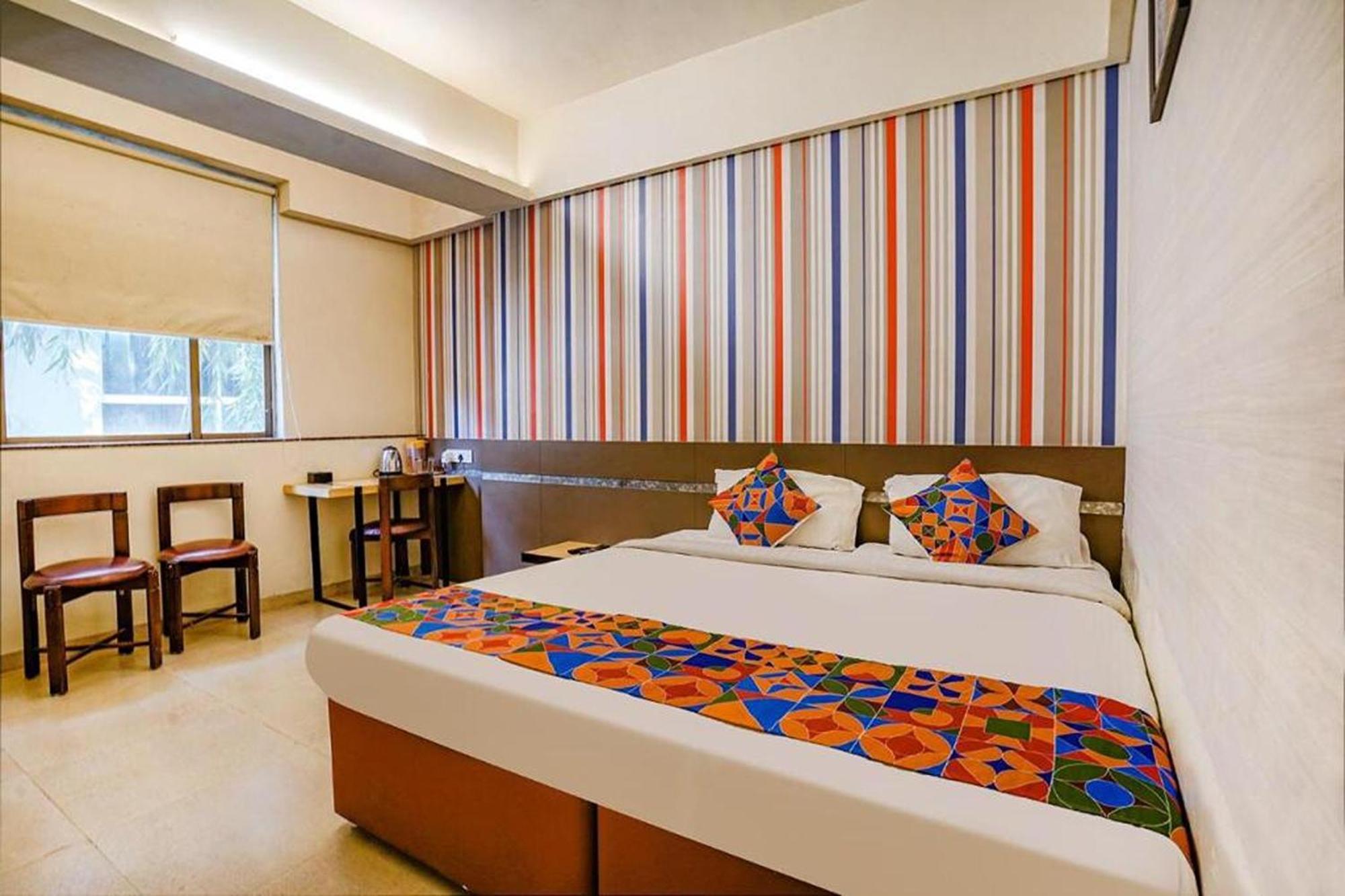 Hotel Gargi Deluxe Pune Exterior foto