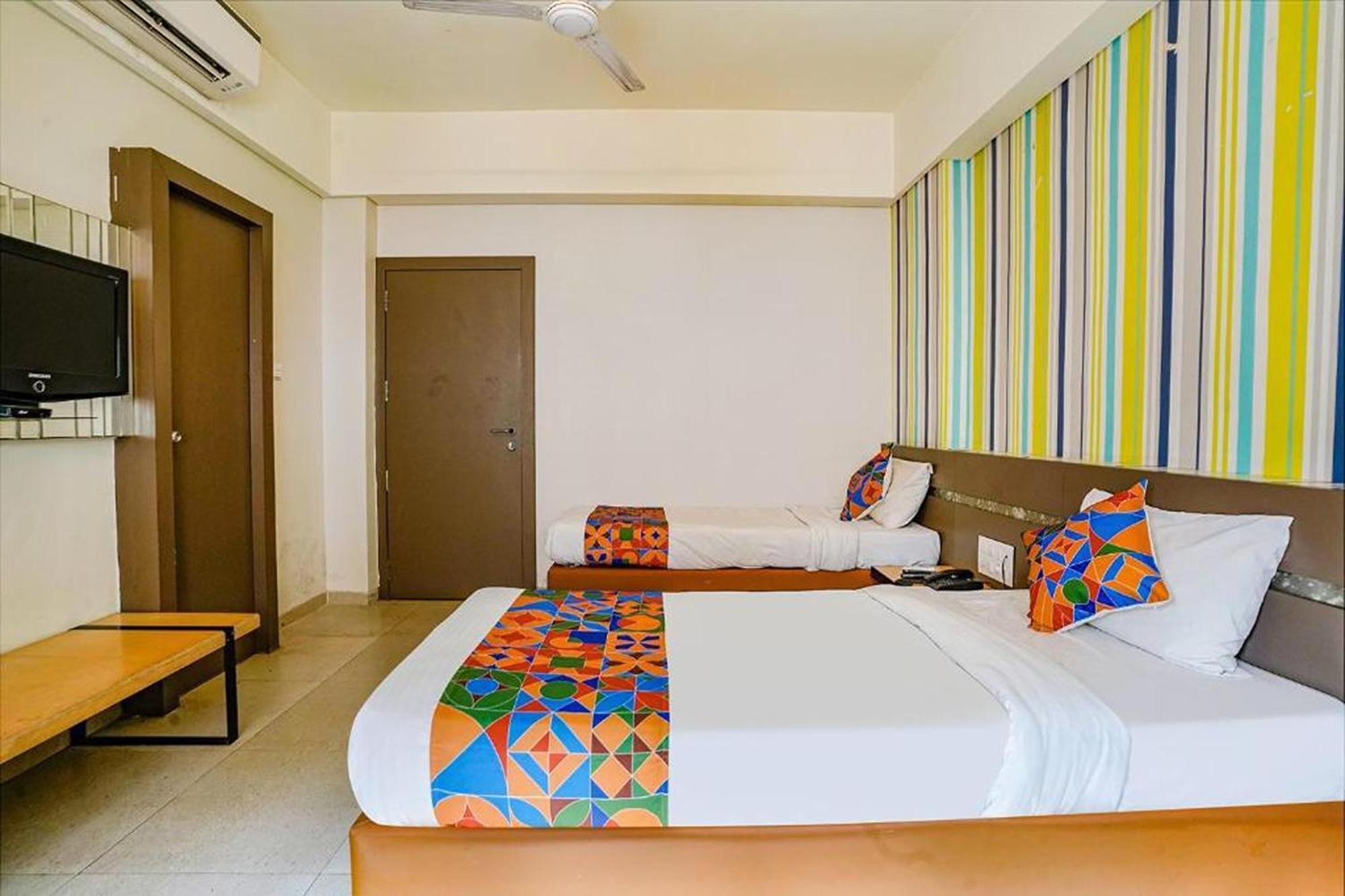 Hotel Gargi Deluxe Pune Exterior foto