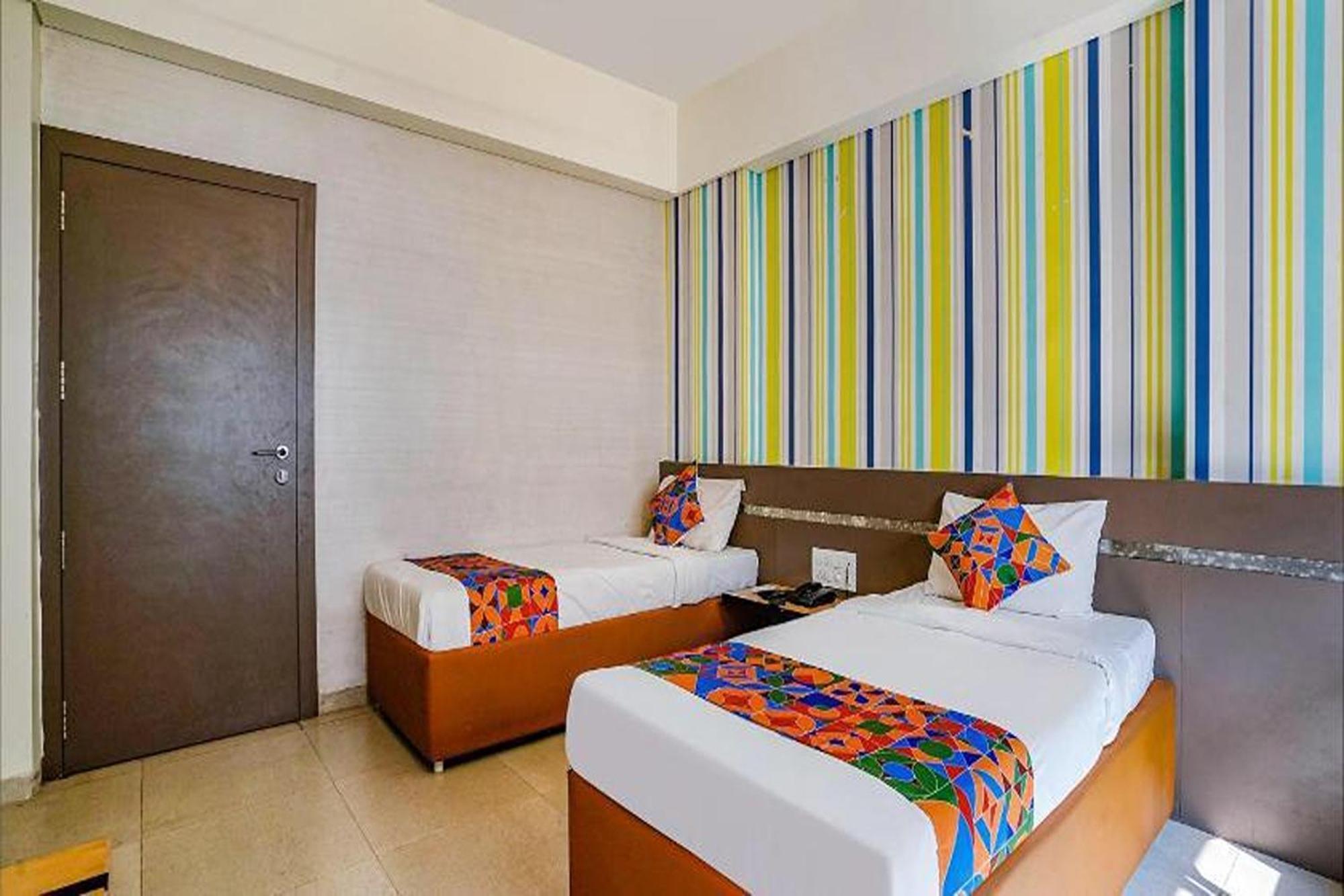 Hotel Gargi Deluxe Pune Exterior foto
